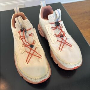 Cream and Red Athletic Sneakers Cloudaway Ice Chill sz 8.5